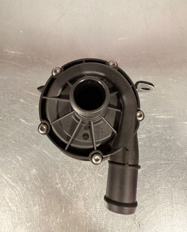 04L965567 DEVİRDAİM EK SU POMPASI ORJİNAL